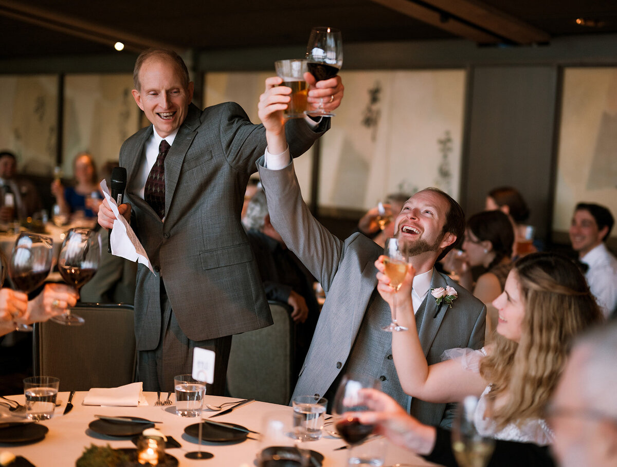 Seattle-wedding-photographer_toast-dad