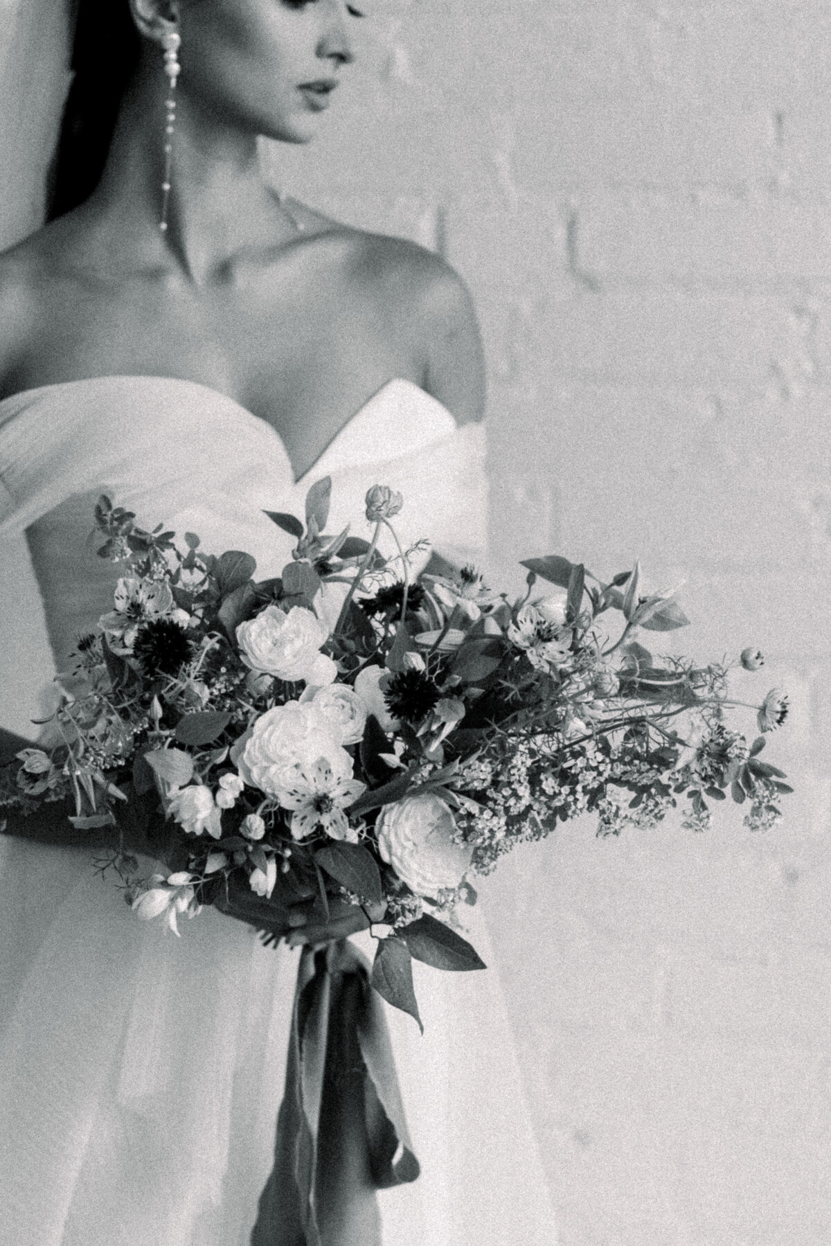 sarah-elizabeth-studio-ohio-wedding-photographer-events-held-dear-graceful-gathering-editorial-117