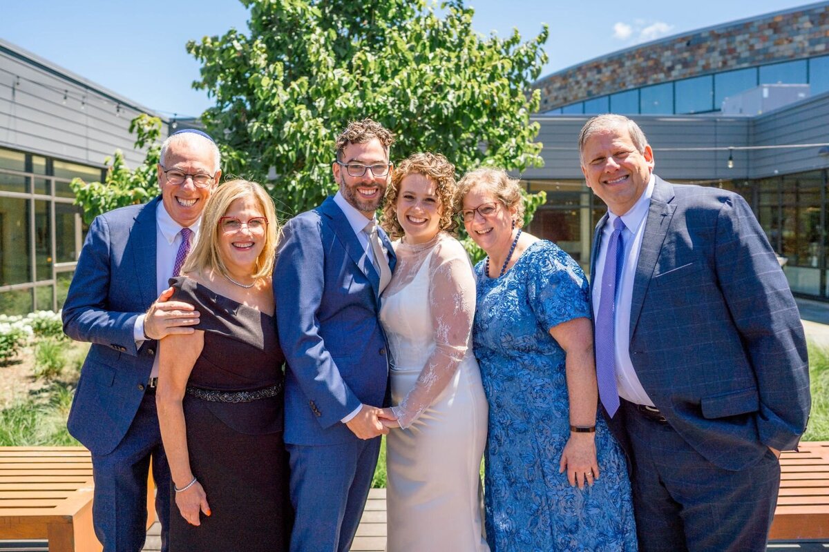 Eliana-Melmed-Photography-Chicago-LosAngeles-Jewish-WeddingPhotography-ShulaNoah-FamilyFormals-00029