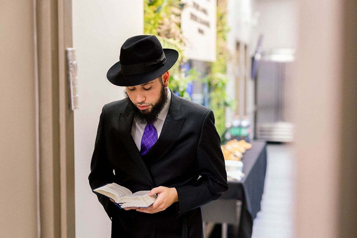 Eliana-Melmed-Photography-Chicago-LosAngeles-Jewish-WeddingPhotographer-CarmiKalman-Tisch-00042
