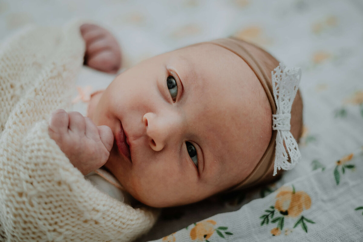in-home-newborn-central-alberta-lifestyle-photographer-0002