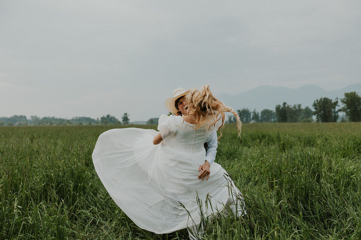 presley-gray-photo-elegant-montana-wedding-4948