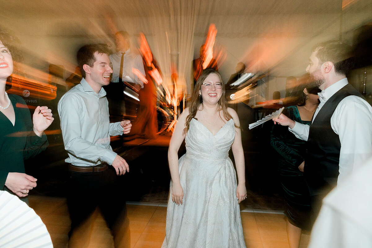 Eliana-Melmed-Photography-Chicago-LosAngeles-Jewish-WeddingPhotography-Dancefloor-00094