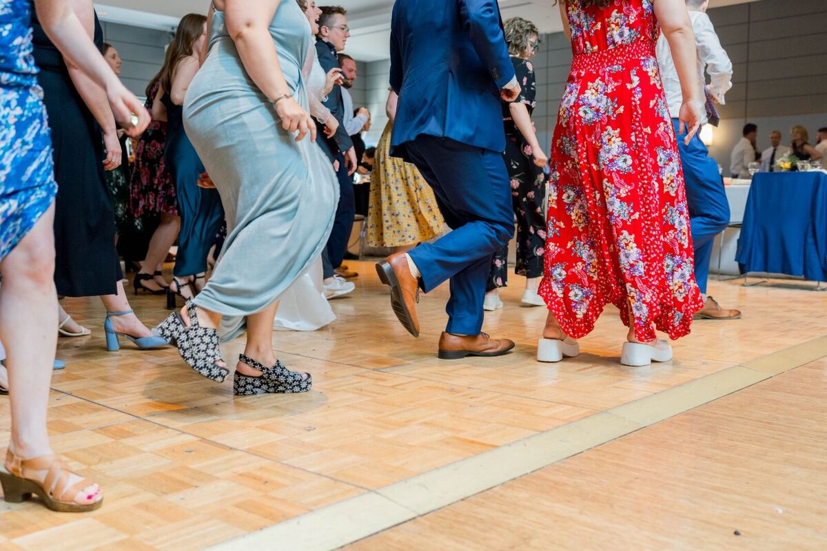 processed_ElianaMelmedPhotography_JewishWeddingPhotographer_ShulaNoah_Dancing-149