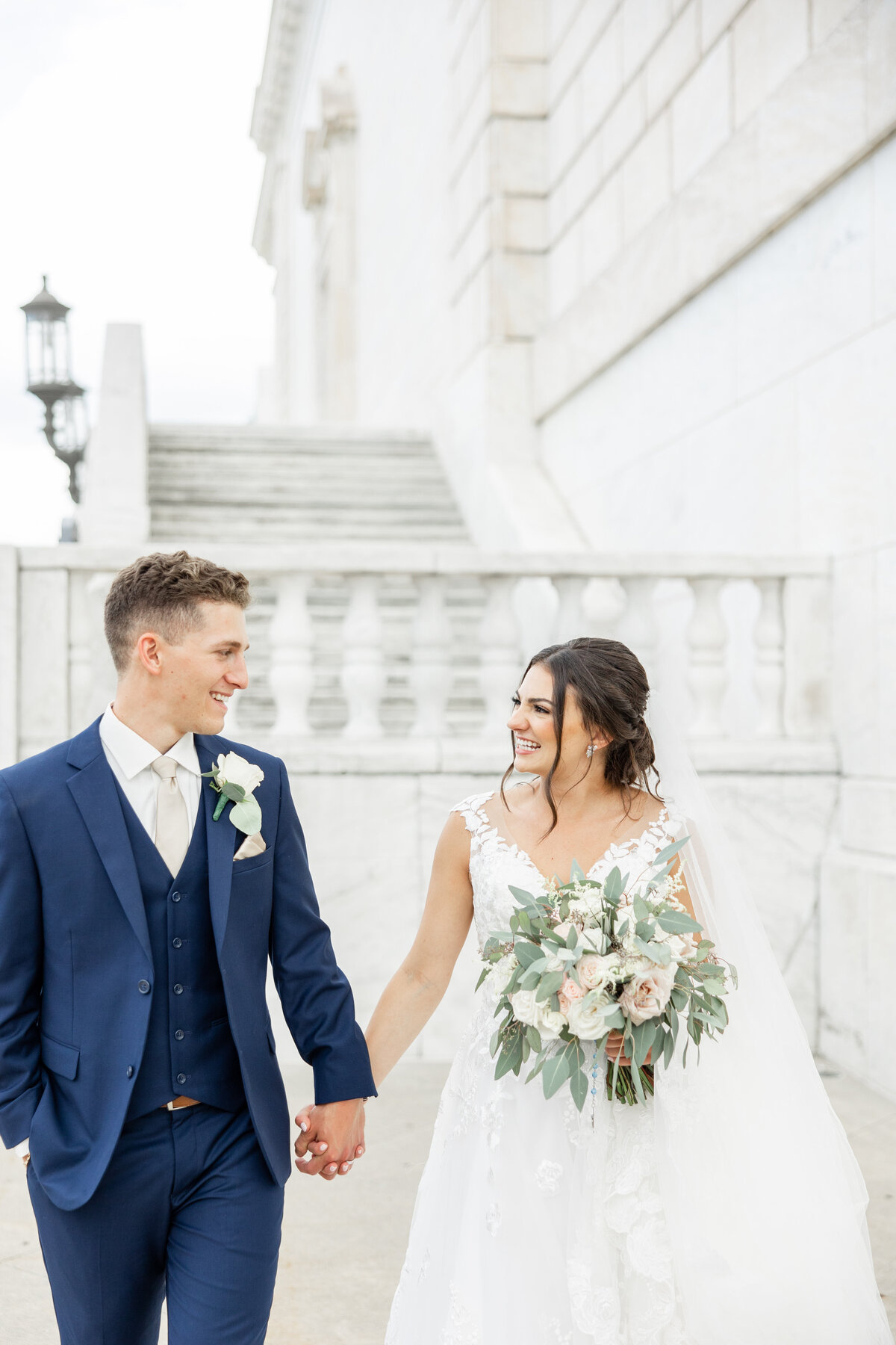 detroit-downtown-wedding-michigan-bride-groom-sweetest-heart-of-mary-church16