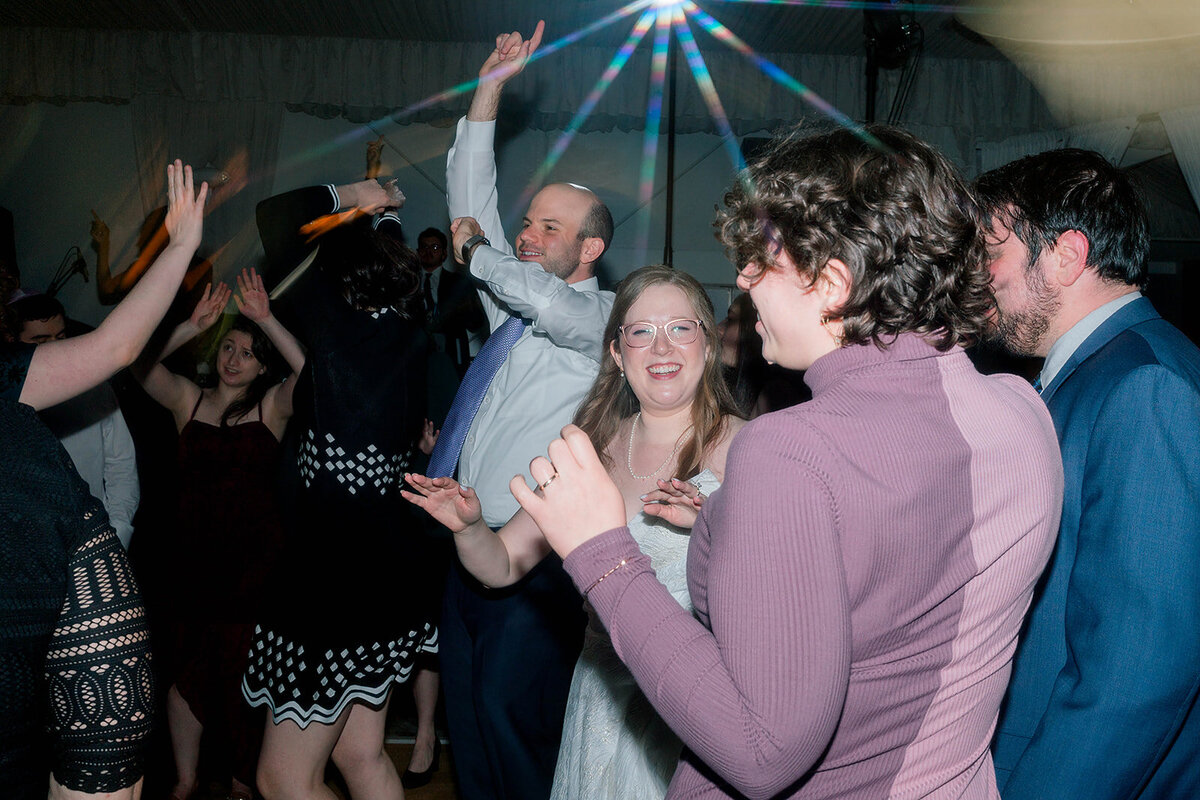 Eliana-Melmed-Photography-Chicago-LosAngeles-Jewish-WeddingPhotography-Dancefloor-00191