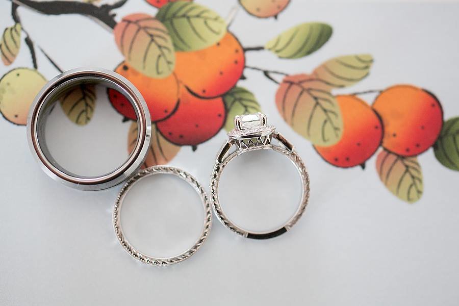 rings on citrus background