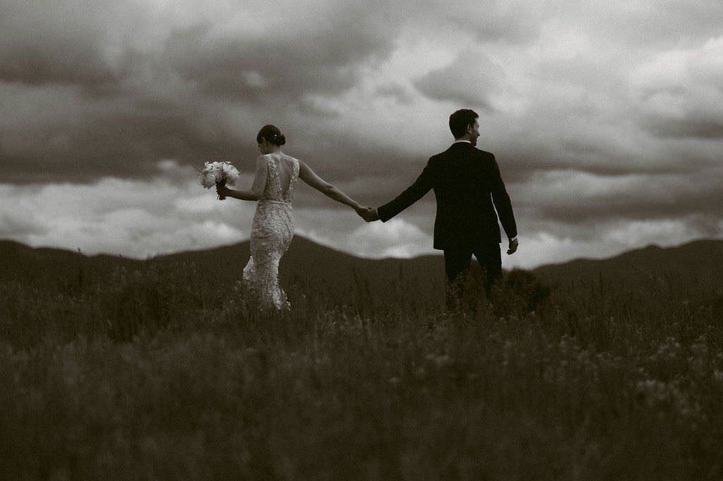 Wedding photographer in Oregon creating natural, romantic, editorial wedding images rooted in presence and emotional truth.