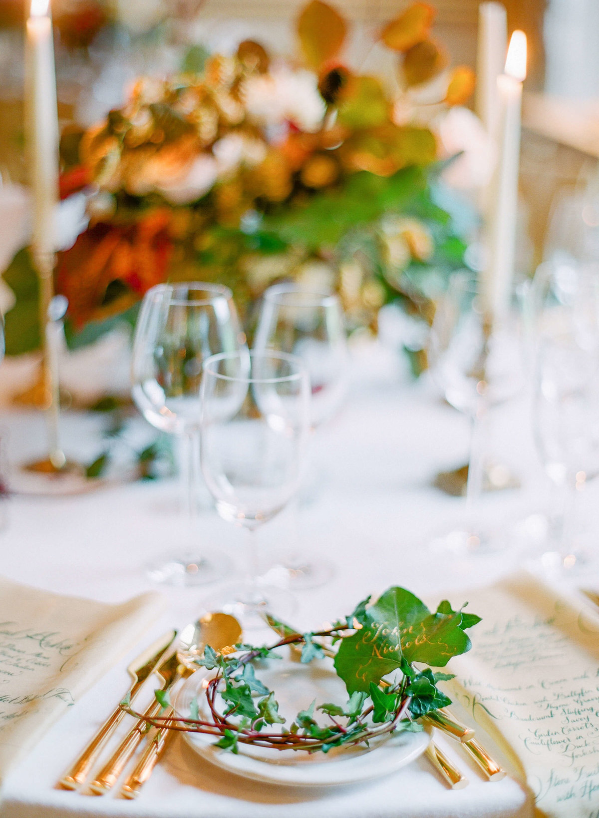 28-KTMerry-destination-weddings-Ireland-table-setting