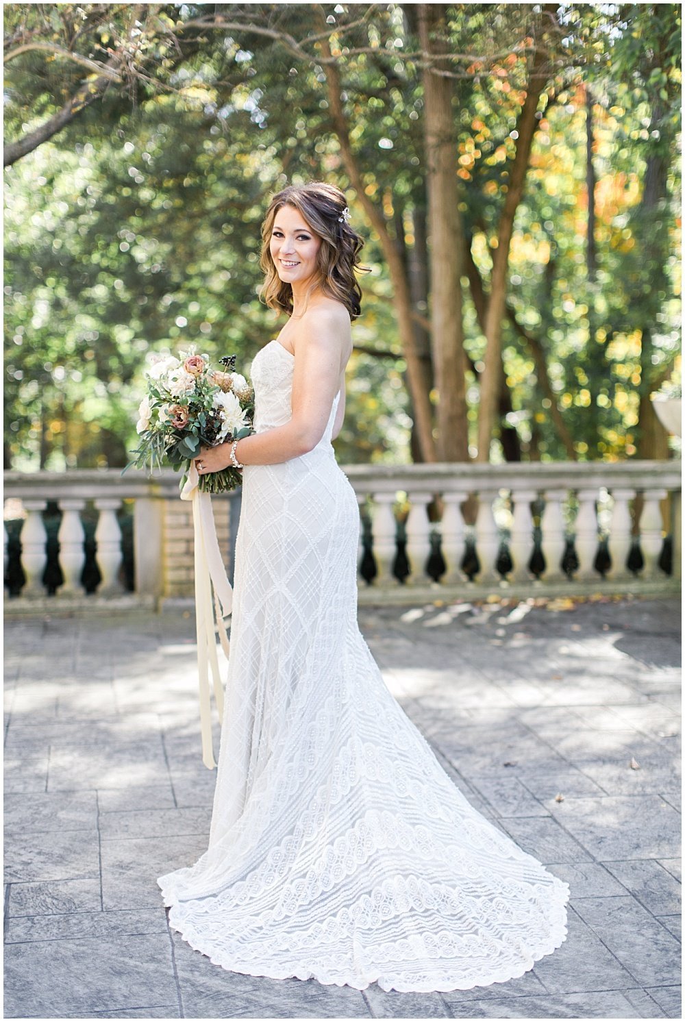Laurel-Hall-Fall-Navy-Wedding-Ivan-Louise-Images-Jessica-Dum-Wedding-Coordination_photo_0014
