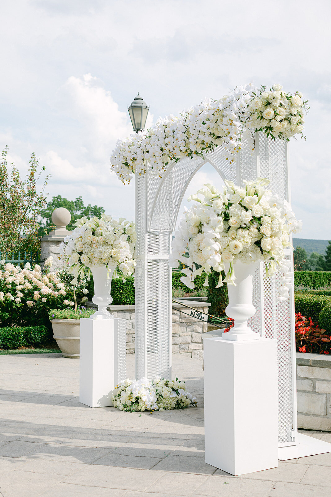 Meg Lee is a luxury Pittsburgh wedding photographer specializing in timeless, editorial, and heartfelt wedding photography for modern couples.