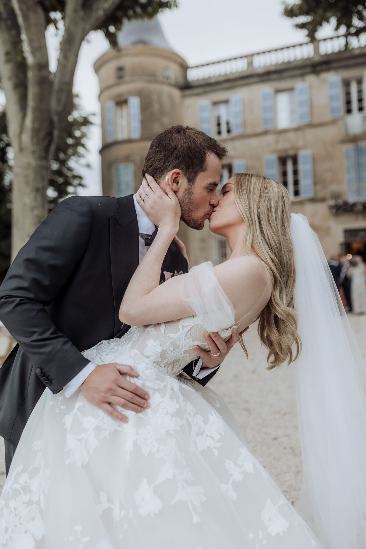 Riviera-chateau-wedding-Monique-Lhuillier-lace-dress