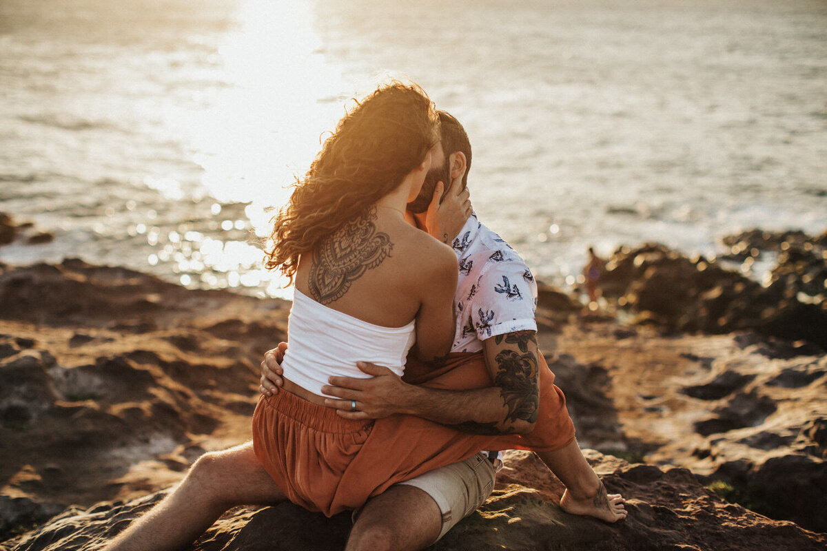 Intimate Couples Photoshoot on the Cliff in Maui