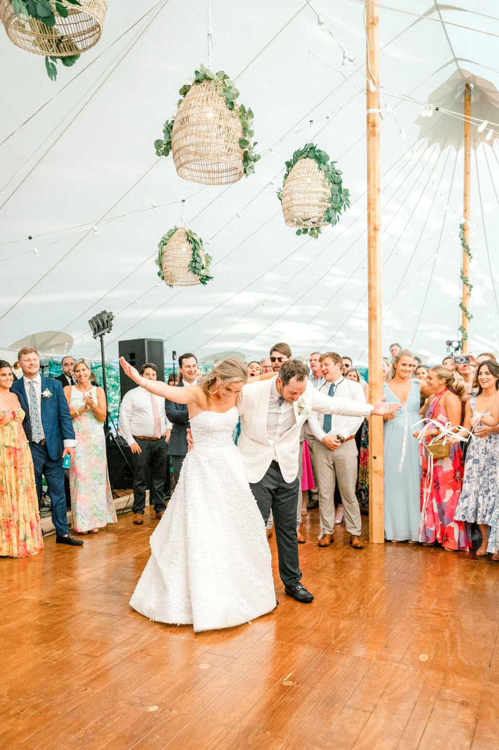 michelle-dunham-photography-cape-cod-wedding-photographer-orleans-smith-estate-tent-reception-32