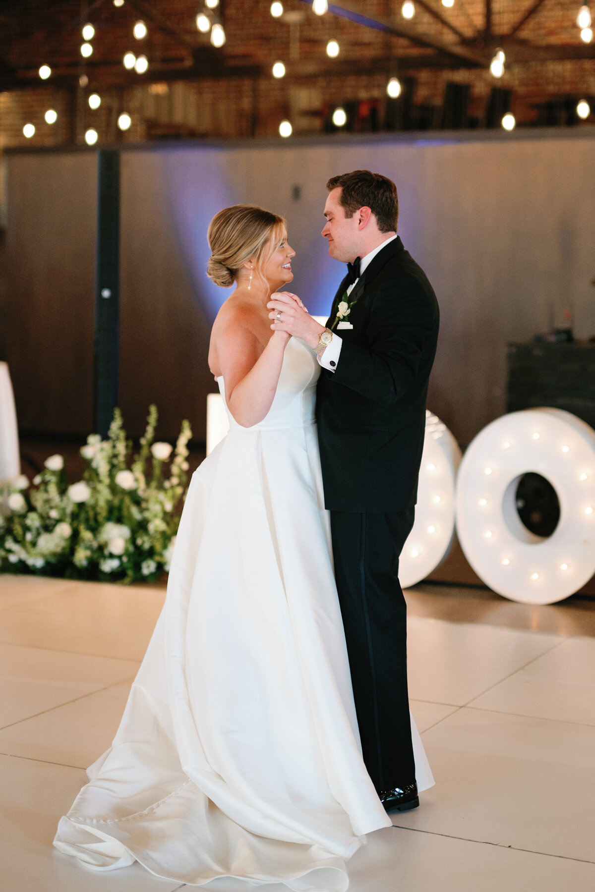 Paige and Tommy Wedding - The Press Room and St. Johns Cathedral - East Tennessee and Destination Wedding Photographer - Alaina René Photography-95