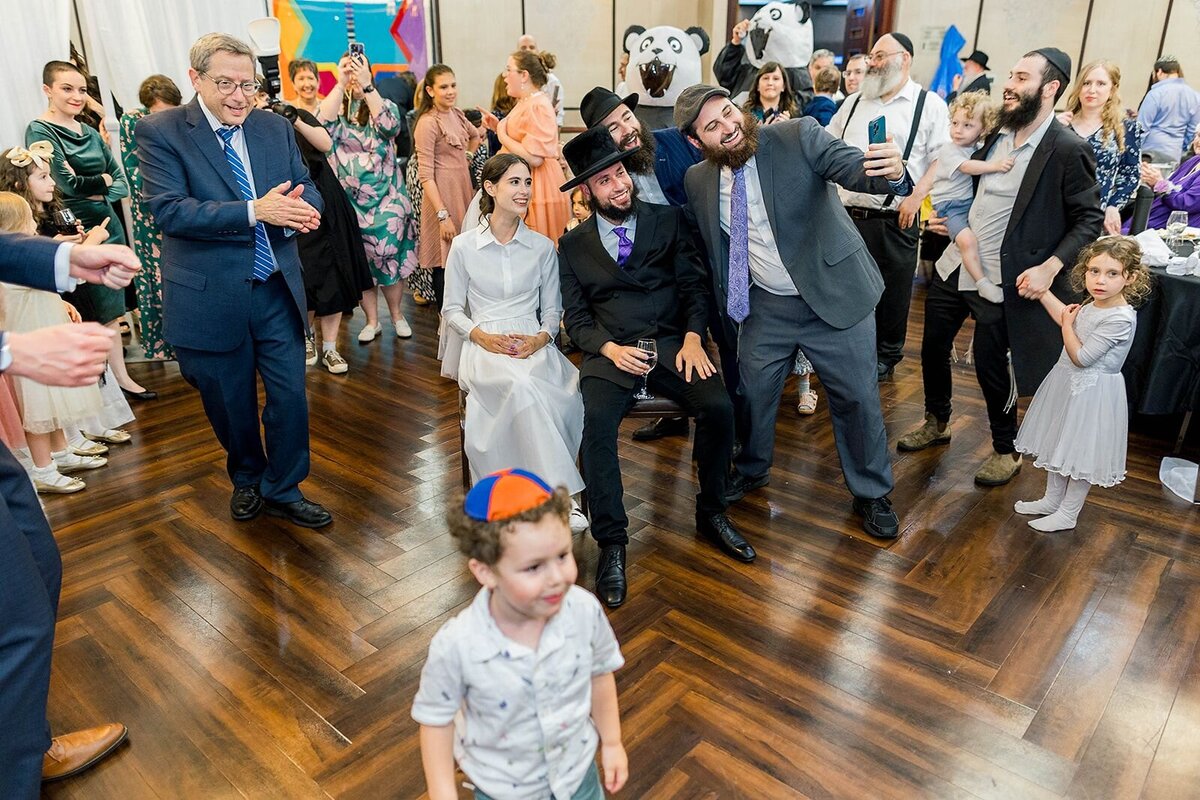 Eliana-Melmed-Photography-Chicago-LosAngeles-Jewish-WeddingPhotographer-CarmiKalman-Shtick-00012