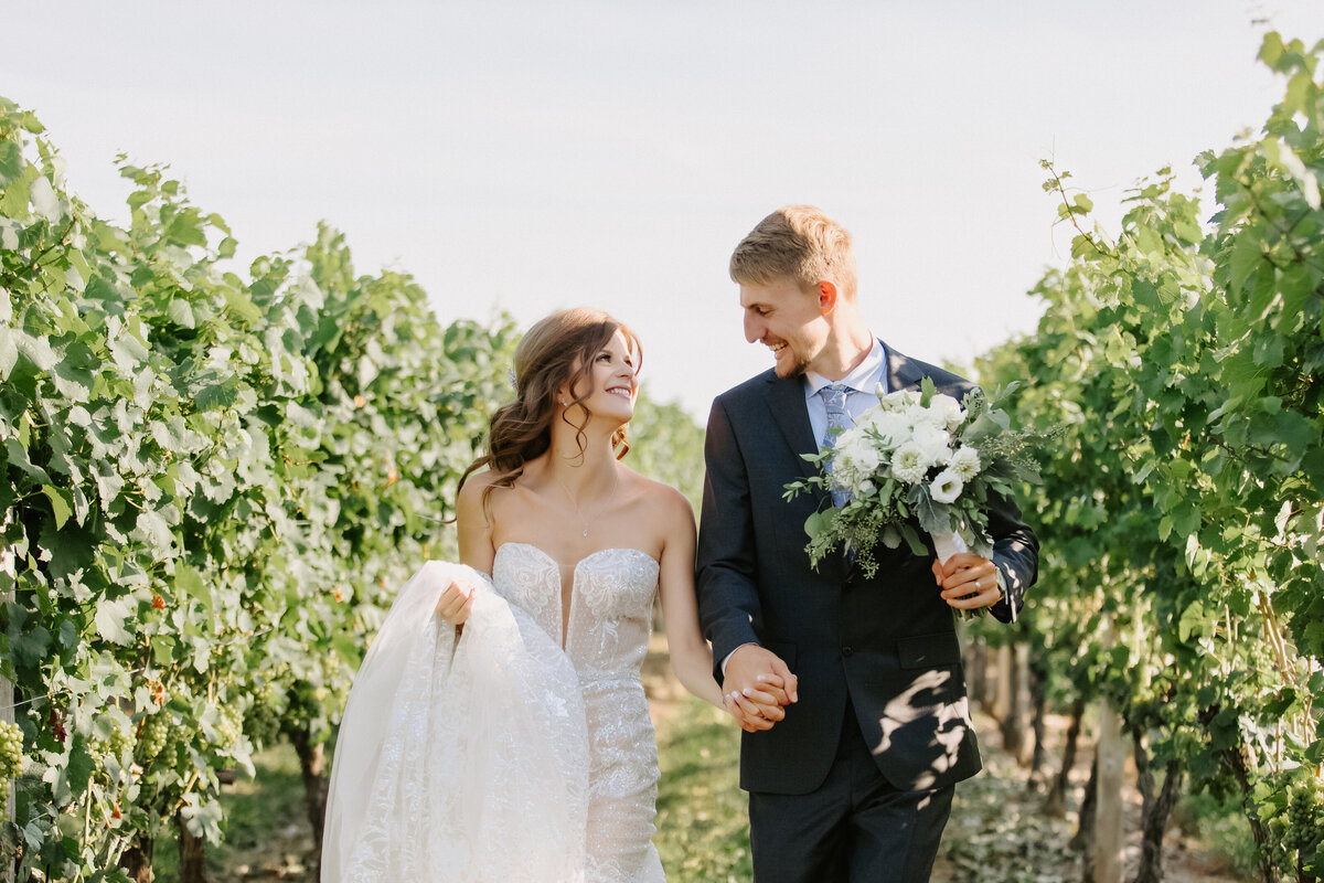Alexa and Jake - Trius Winery Wedding - Sandra Monaco Photography-640