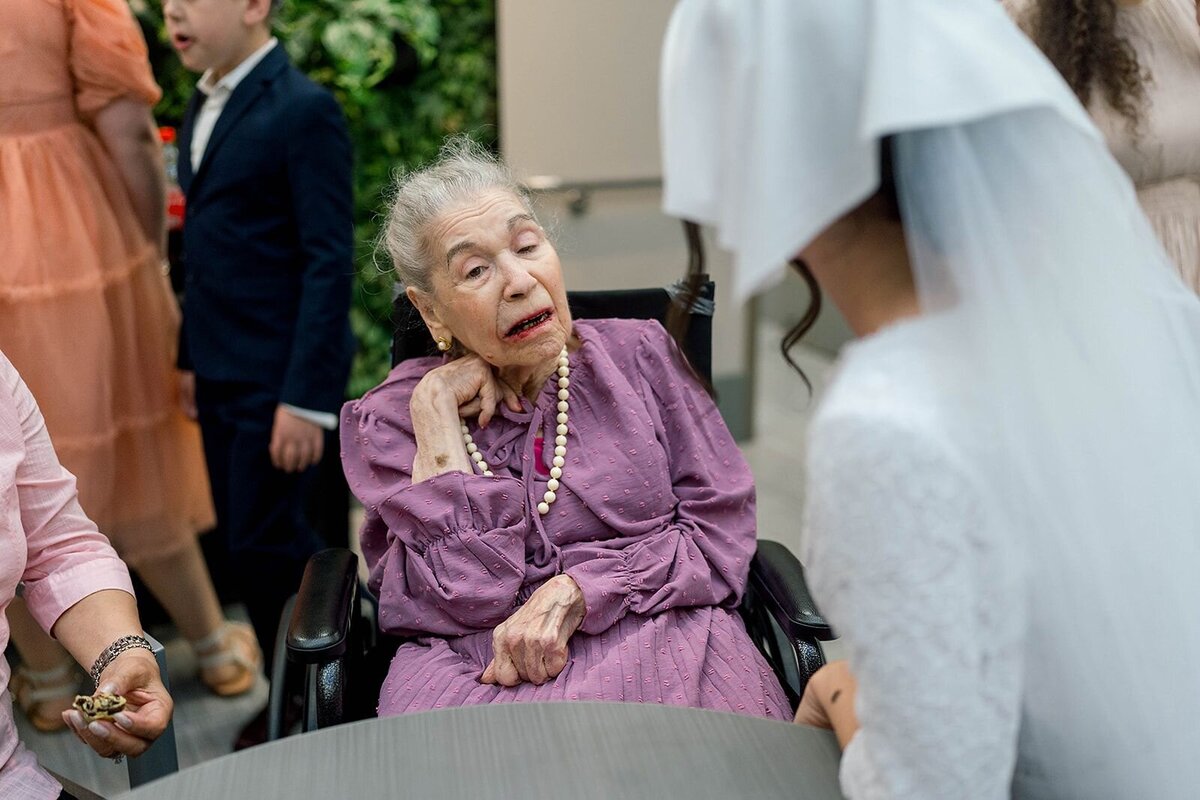 Eliana-Melmed-Photography-Chicago-LosAngeles-Jewish-WeddingPhotographer-CarmiKalman-KabbalatPanim-00094
