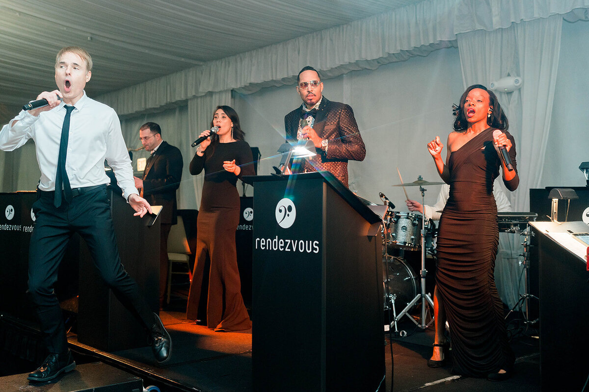 Eliana-Melmed-Photography-Chicago-LosAngeles-Jewish-WeddingPhotography-Dancefloor-00125