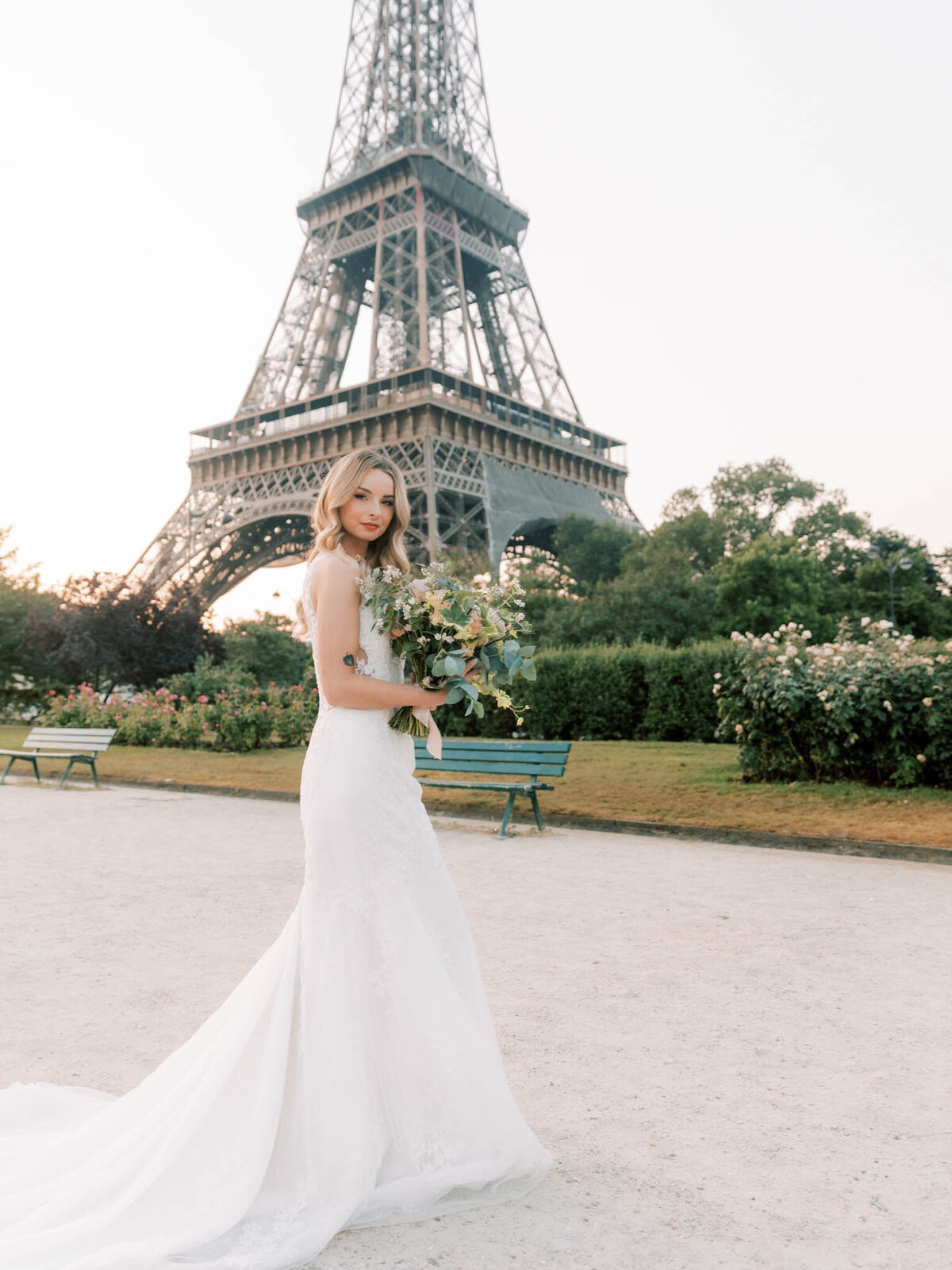 Paris Elopement-Louvre Elopement Photography-Eiffel Wedding portraits-Samin Photography_-2