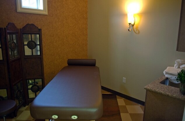 2012-07-19-424-four-seasons-massage-room