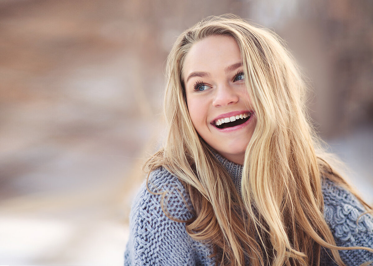 teen-laughing-winter-snow-castle-rock-photography