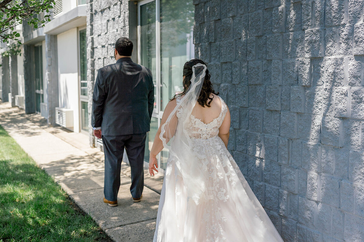 Eliana-Melmed-Photography-Chicago-LosAngeles-Jewish-WeddingPhotography-ElianaSklar-FirstLook-00074