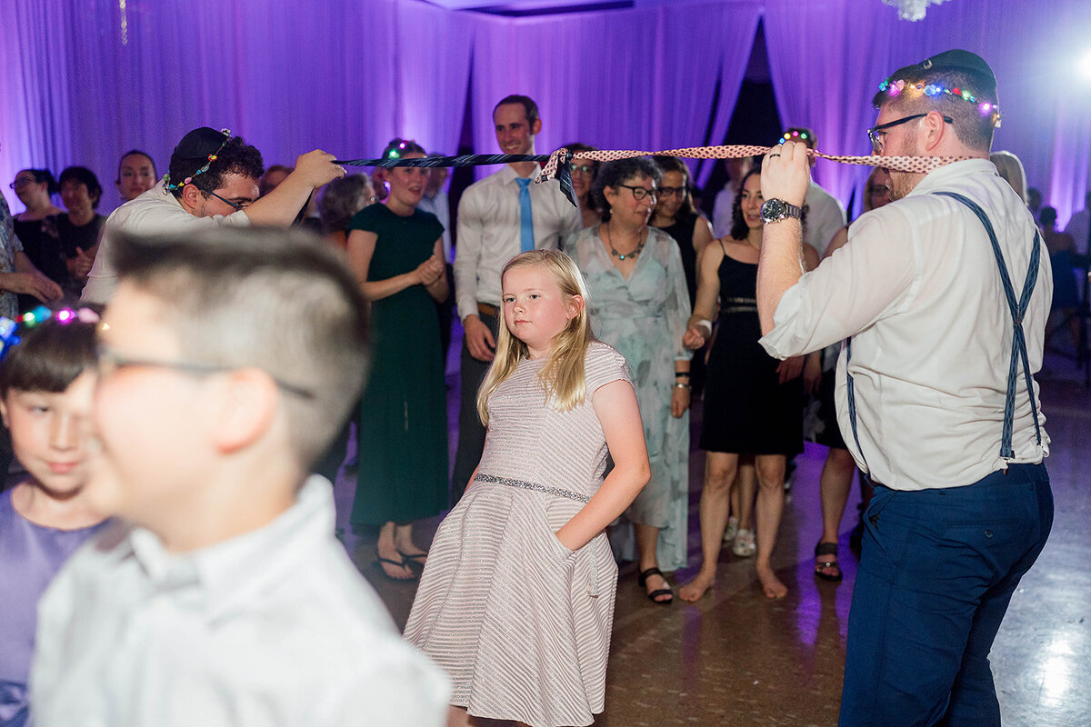 Eliana-Melmed-Photography-Chicago-LosAngeles-Jewish-WeddingPhotography-ElianaSklar-DanceFloor-00197