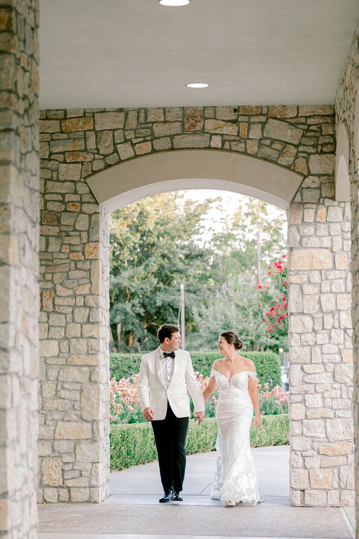 Allie & John Wedding at Royal Oaks Country Club Christ the King Church | Dallas Wedding Photographer | Sami Kathryn Photography-140