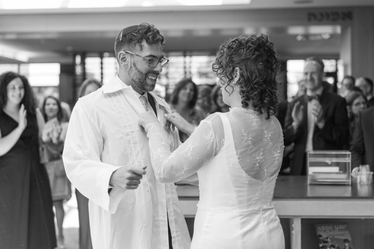 Eliana-Melmed-Photography-Chicago-LosAngeles-Jewish-WeddingPhotography-ShulaNoah-Tisch-00232