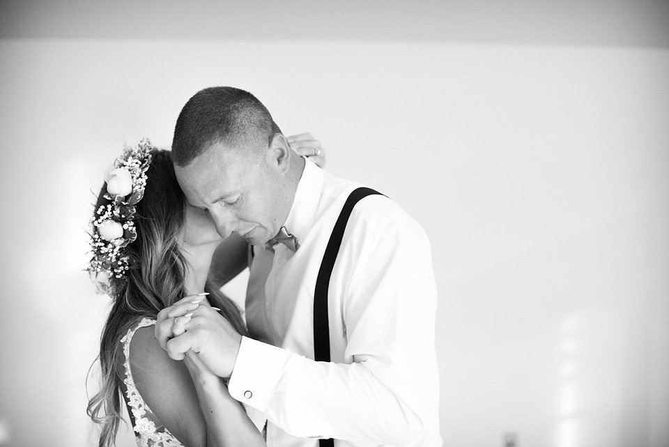 bride_and_groom_first_dance_north_ga_blue_ridge_wedding_photography_zolu