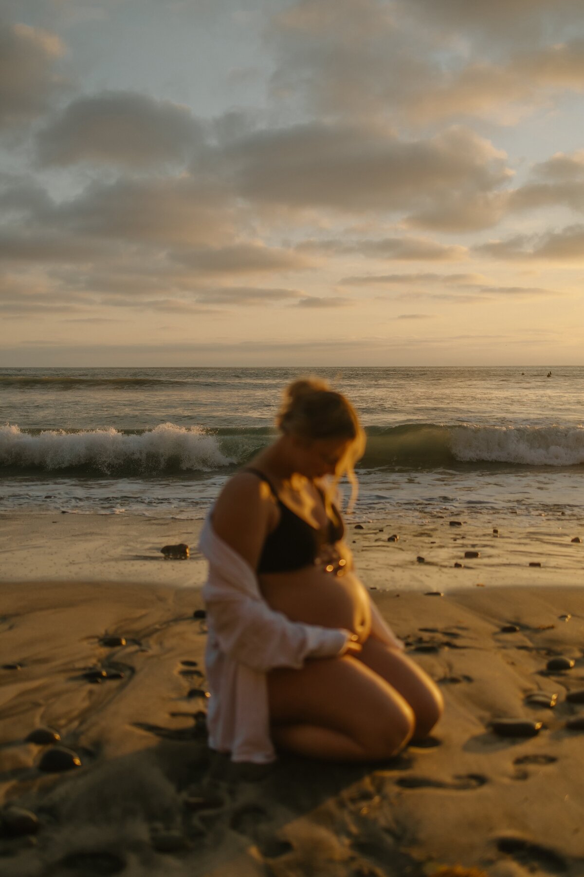 romatic-golden-hour-beach-session-san-diego-17