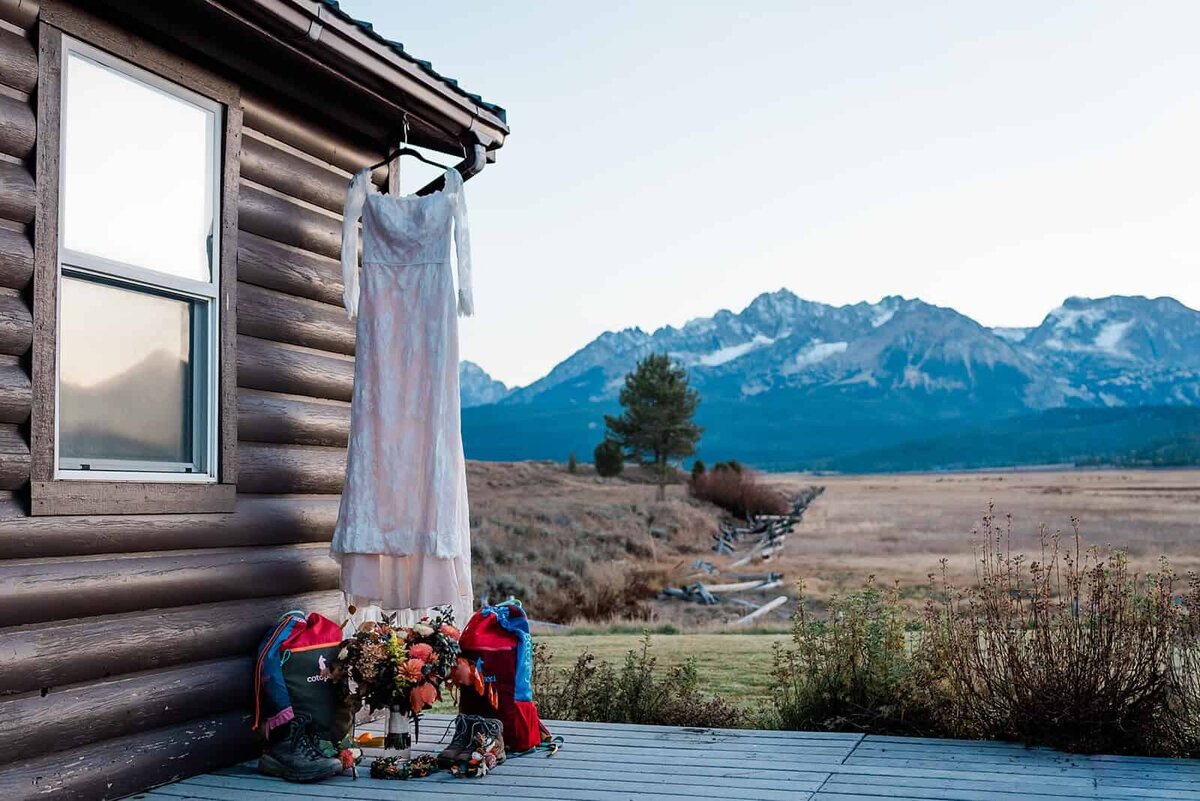 bespoke-sawtooth-mountains-destination-elopement