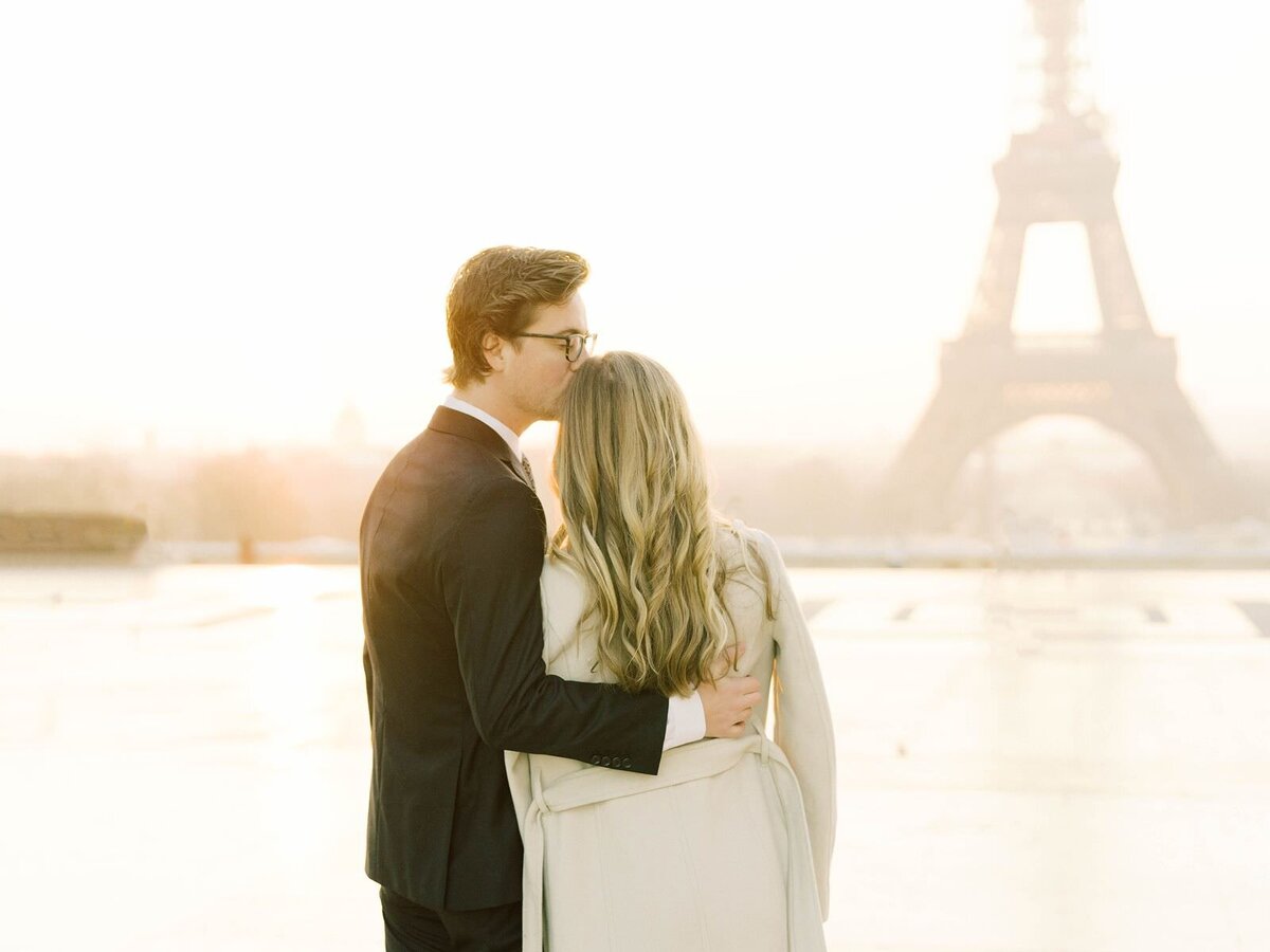 engagement-session-at-eiffel-tower-with-sarah-sunstrom-photography