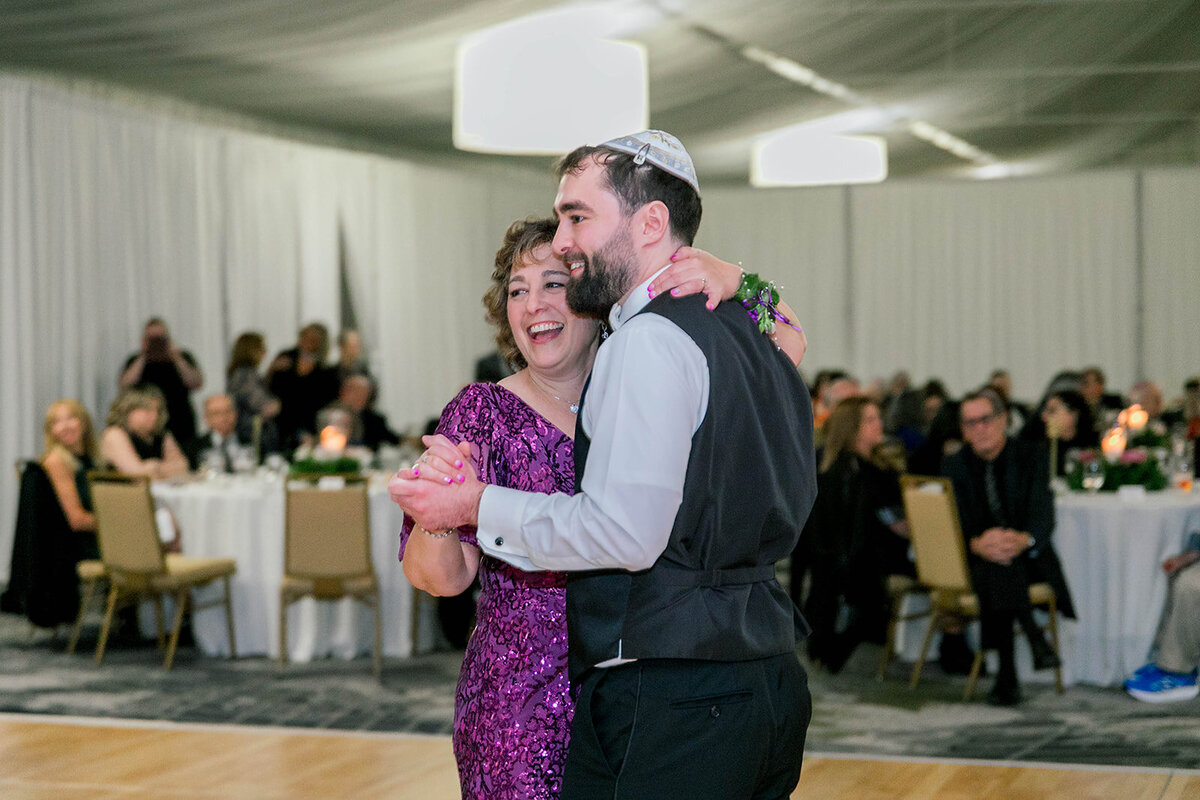 Eliana-Melmed-Photography-Chicago-LosAngeles-Jewish-WeddingPhotography-DInnerSpeeches-00154