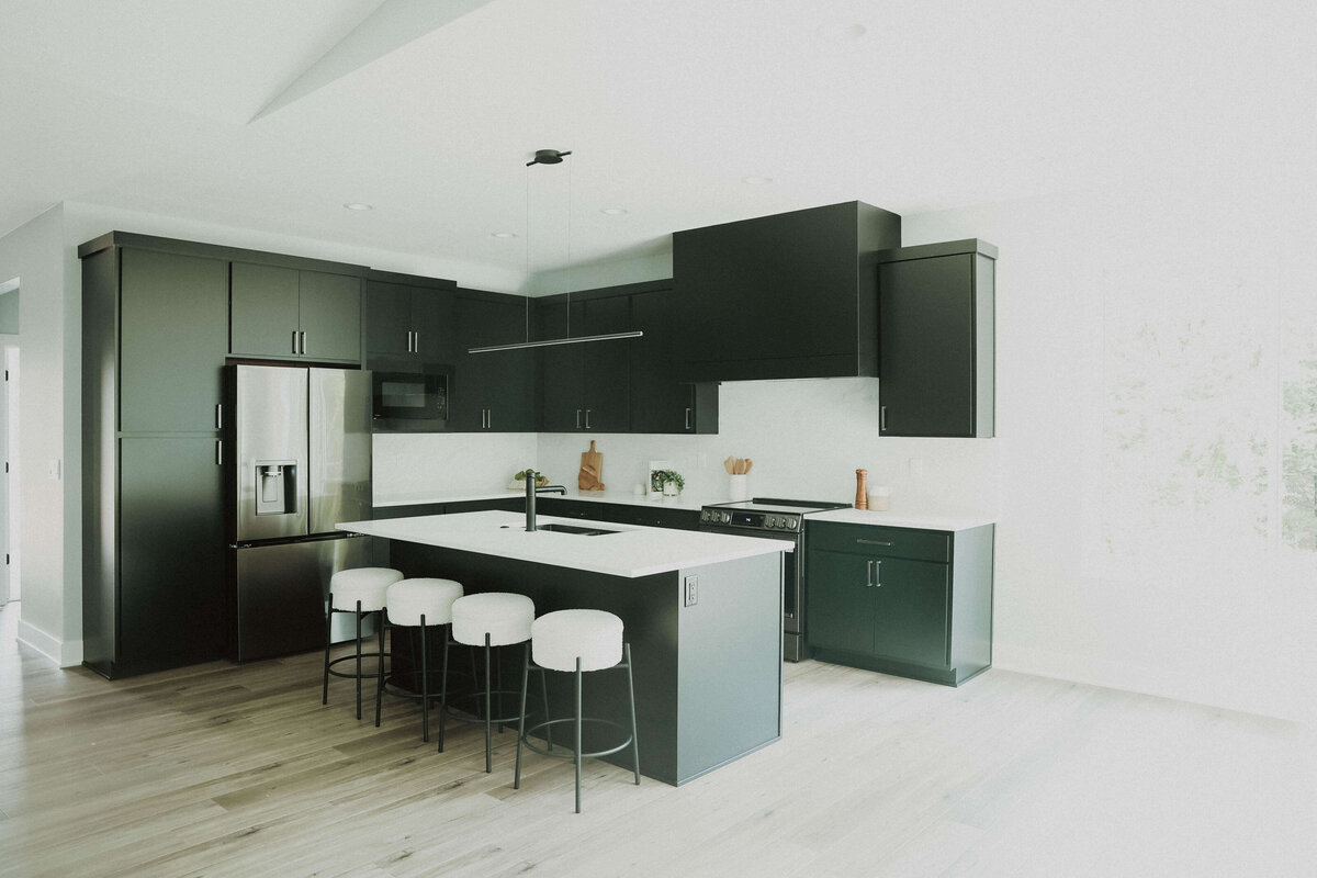 6907-Kitchen-Panora-Central-Iowa-Custom-Home-JRL-Builders-E23A9350