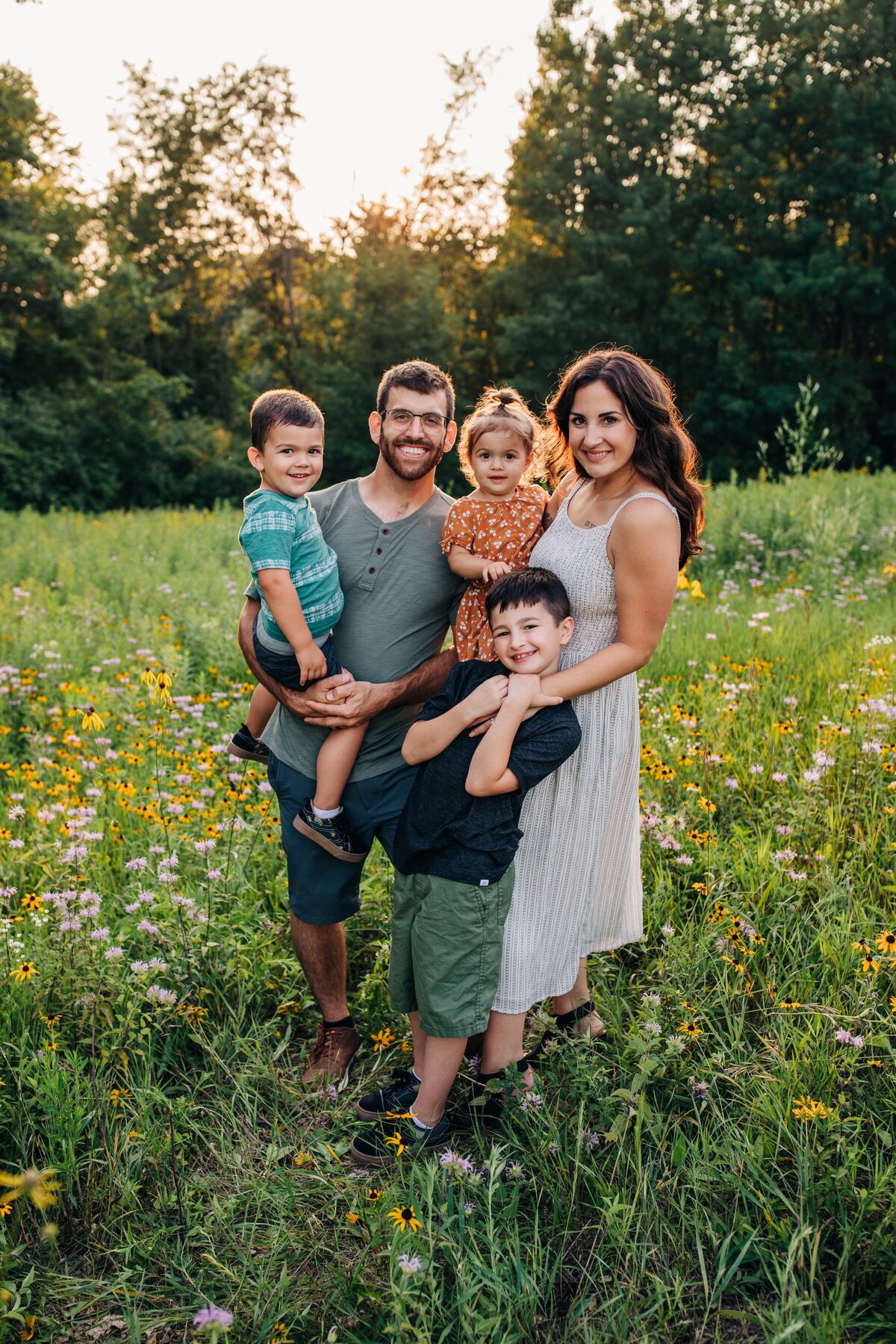 Wildflower-Golden-Hour-Family-Portraits-Milwaukee
