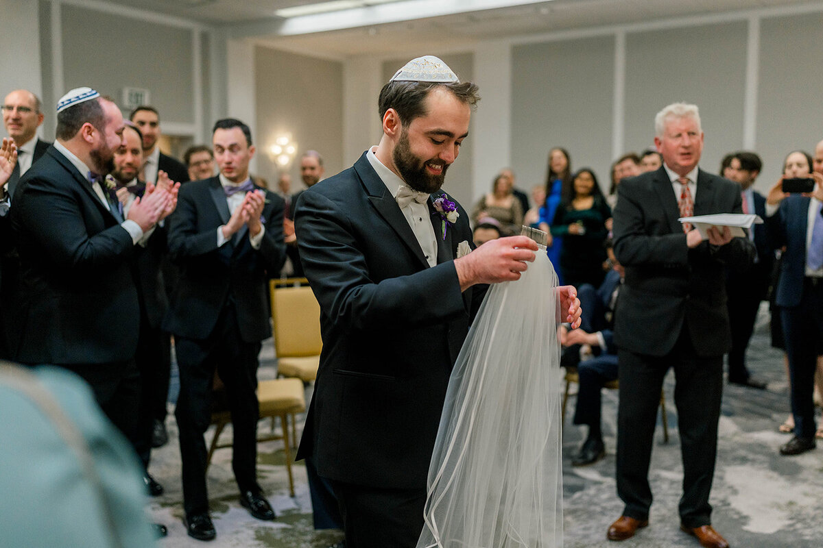Eliana-Melmed-Photography-Chicago-LosAngeles-Jewish-WeddingPhotography-KabbalatPanim-00121