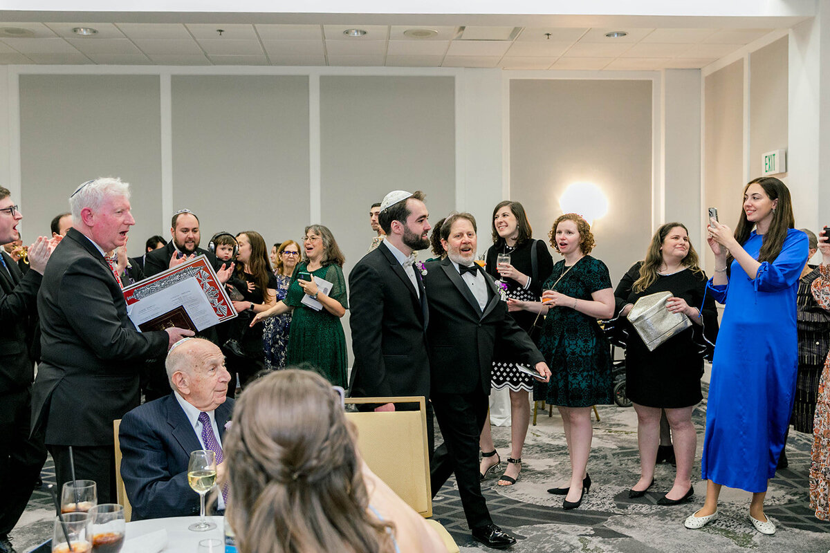 Eliana-Melmed-Photography-Chicago-LosAngeles-Jewish-WeddingPhotography-KabbalatPanim-00057