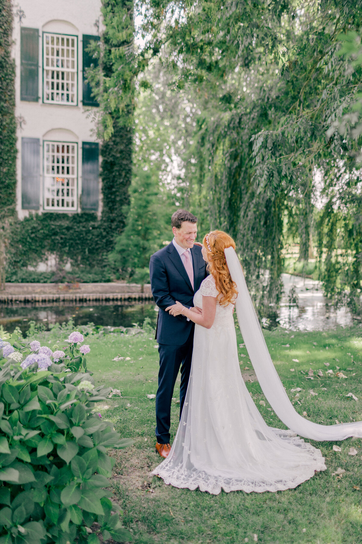 Ymke & Robbin - Laura de Roeck Photography 00290 Kasteel Groot Buggenum Luxe Bruiloft 
