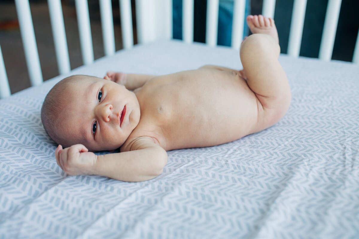 In-Home-Lifestyle-Newborn-Photos-Milwaukee8