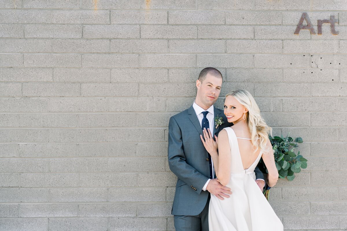 Warehouse-215-wedding-by-Leslie-Ann-Photography-00071