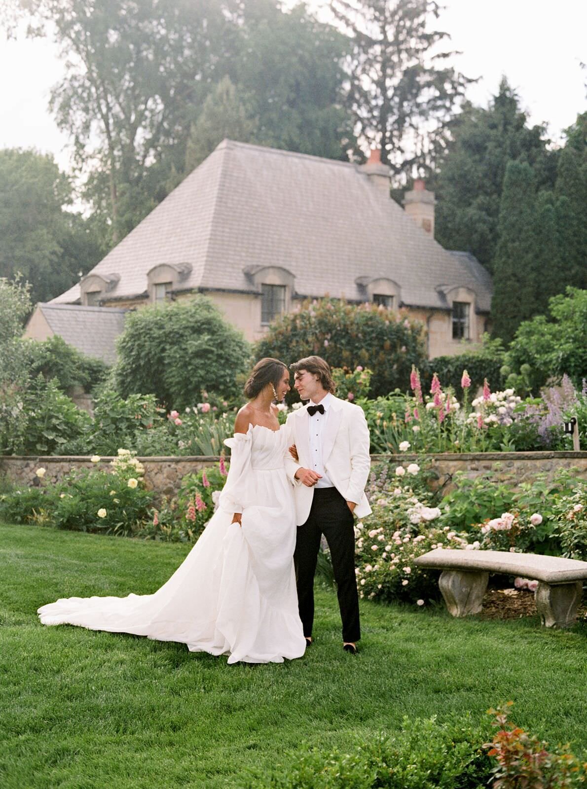 bride-groom-portrait-greencrest-manor-wedding-Chicago-film-wedding-photographer-sarah-sunstrom-photography