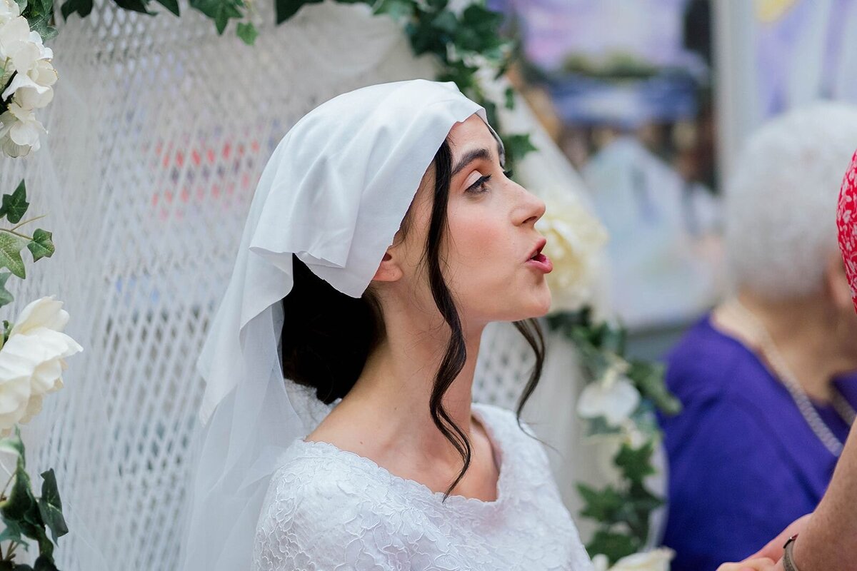 Eliana-Melmed-Photography-Chicago-LosAngeles-Jewish-WeddingPhotographer-CarmiKalman-KabbalatPanim-00022