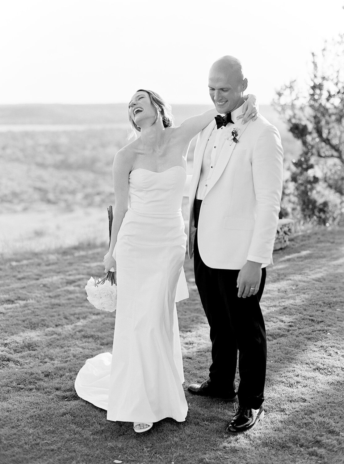 307-Texas-Film-Wedding-Photographer-RuétPhoto-LaurenZac-Preview-featherandtwine-79