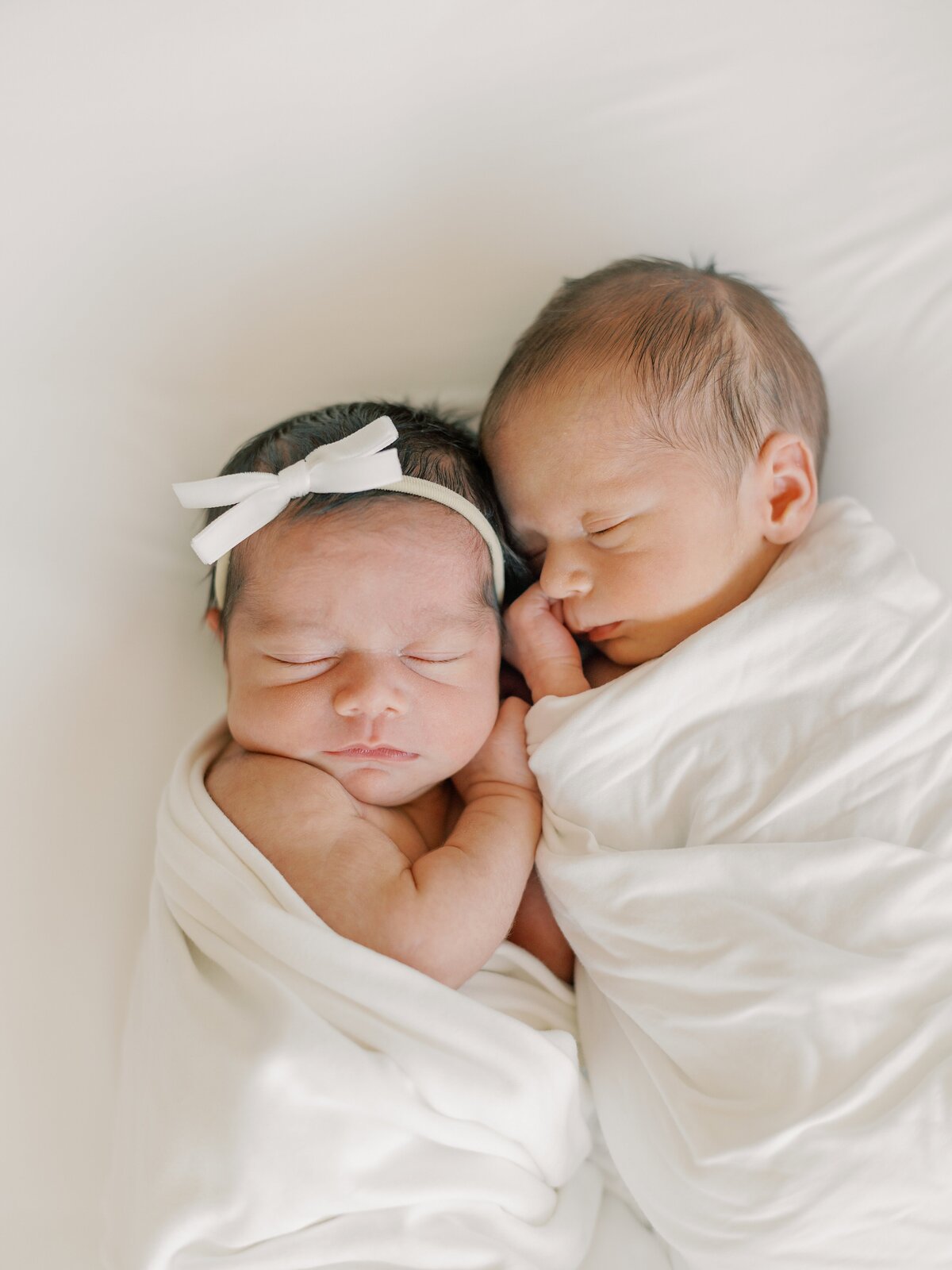 twin-newborn-photos-30-1