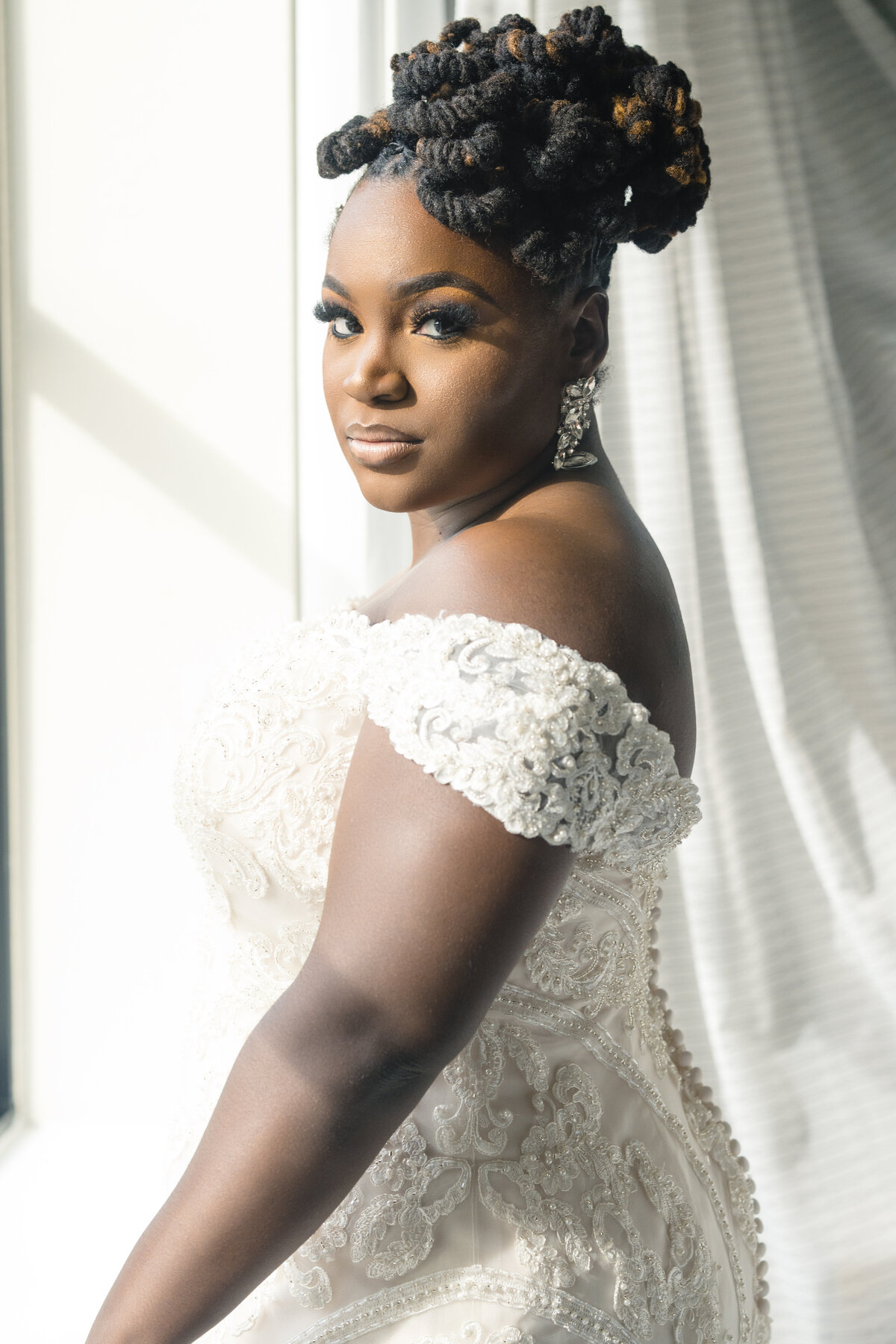 Bridal Portrait in room at Four Seasons Hotel