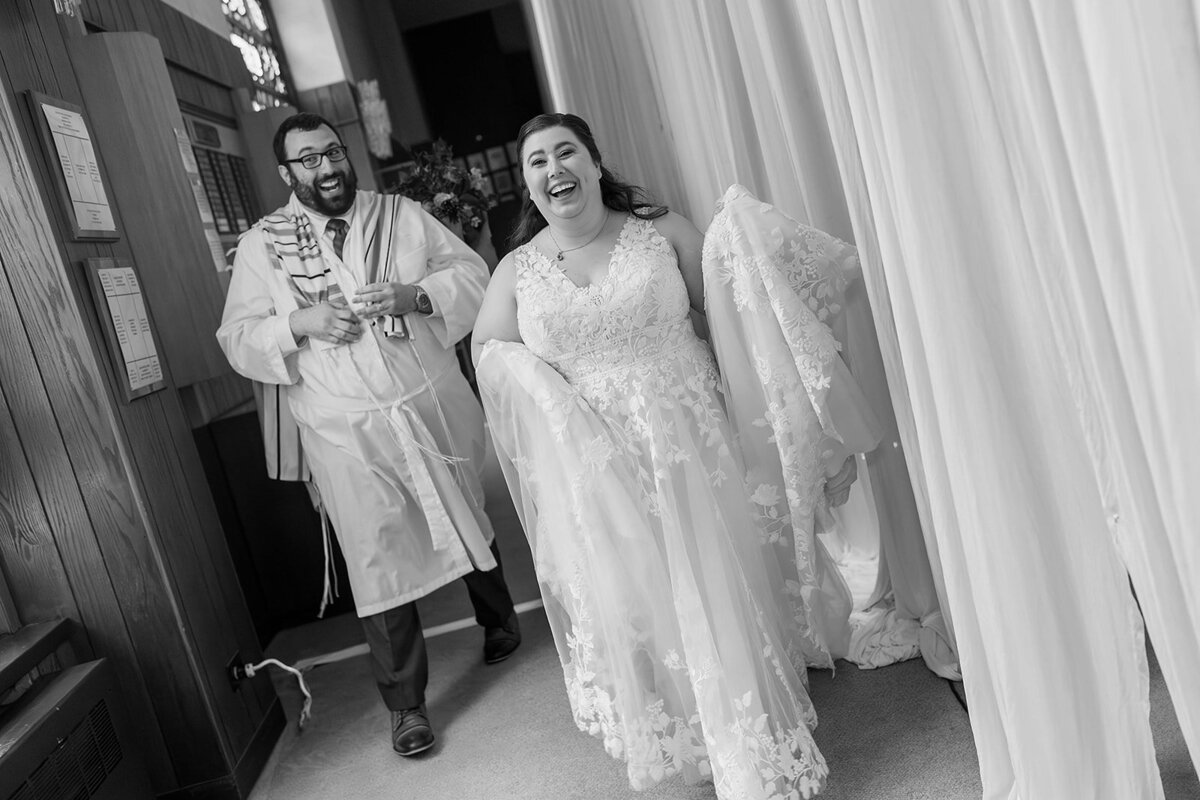 Eliana-Melmed-Photography-Chicago-LosAngeles-Jewish-WeddingPhotography-ElianaSklar-Chuppah-00243