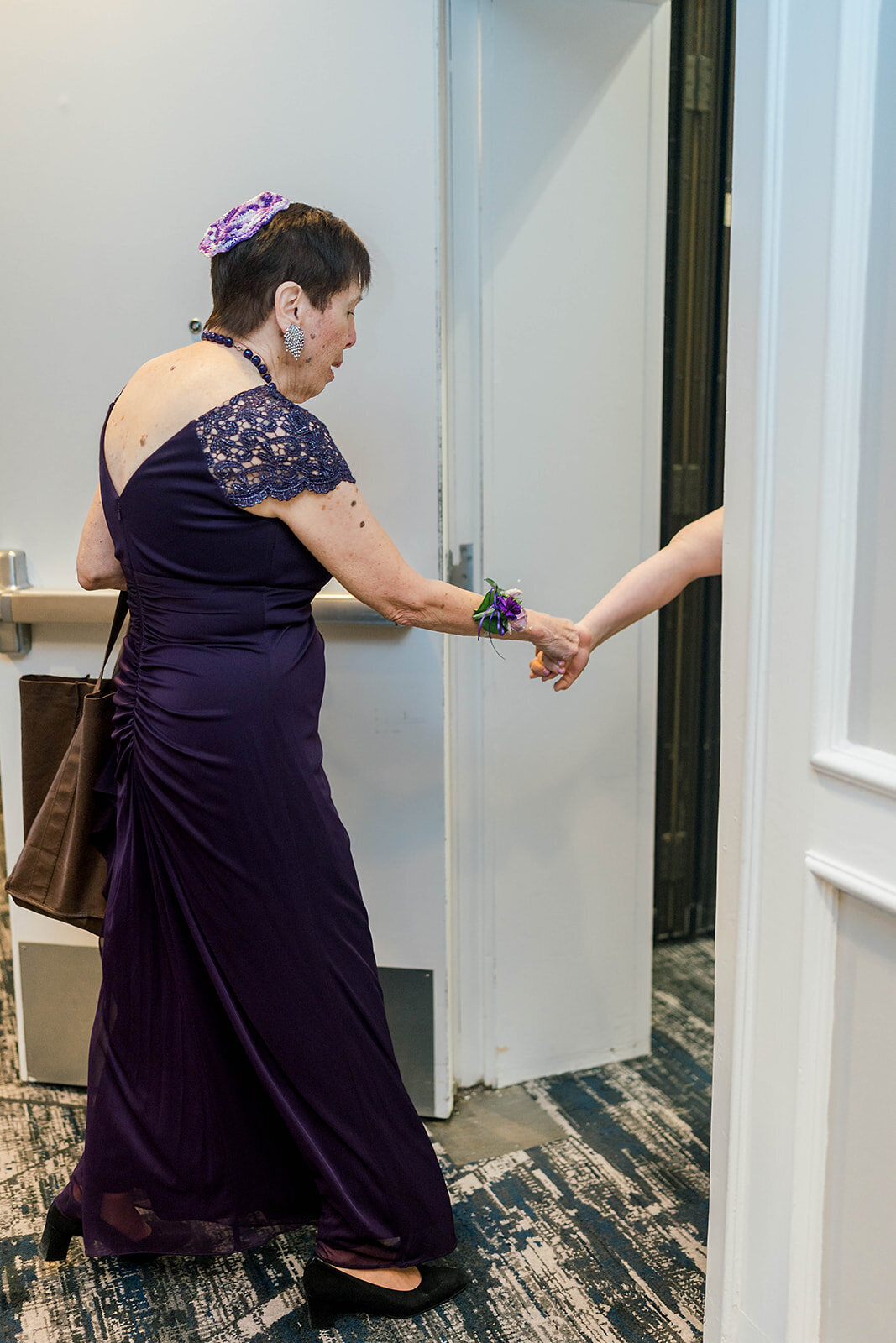 Eliana-Melmed-Photography-Chicago-LosAngeles-Jewish-WeddingPhotography-KabbalatPanim-00003