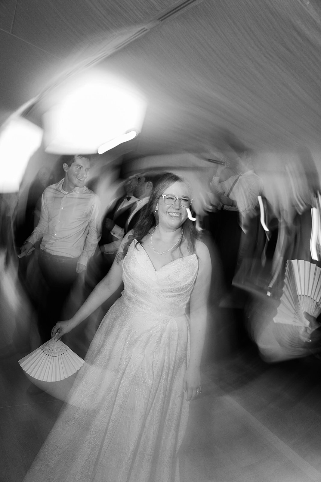 Eliana-Melmed-Photography-Chicago-LosAngeles-Jewish-WeddingPhotography-Dancefloor-00085